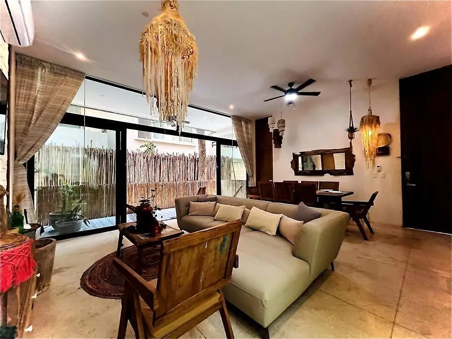 Luxe 3Br Stay - Private Terrace, Pool & Vibes 툴룸