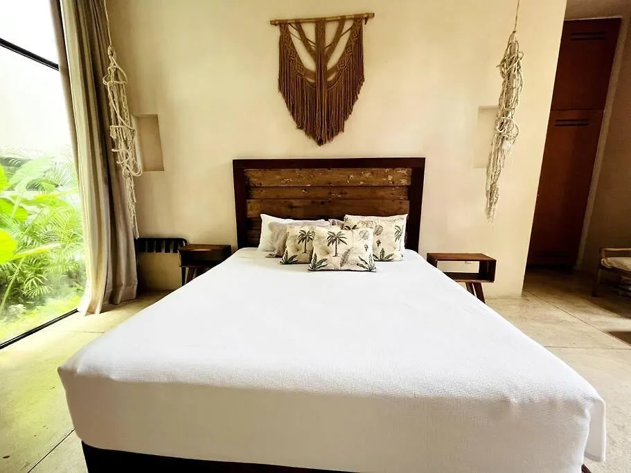 Luxe 3Br Stay - Private Terrace, Pool & Vibes 툴룸